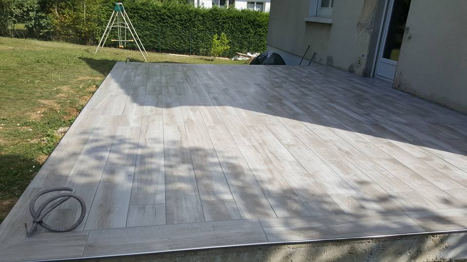 Création d'une terrasse avec pose carrelage. (11)