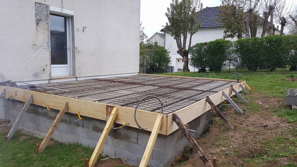 Création d'une terrasse avec pose carrelage. (03)