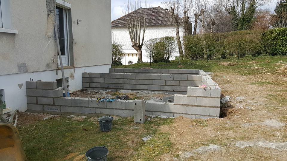 Création d'une terrasse avec pose carrelage. (05)