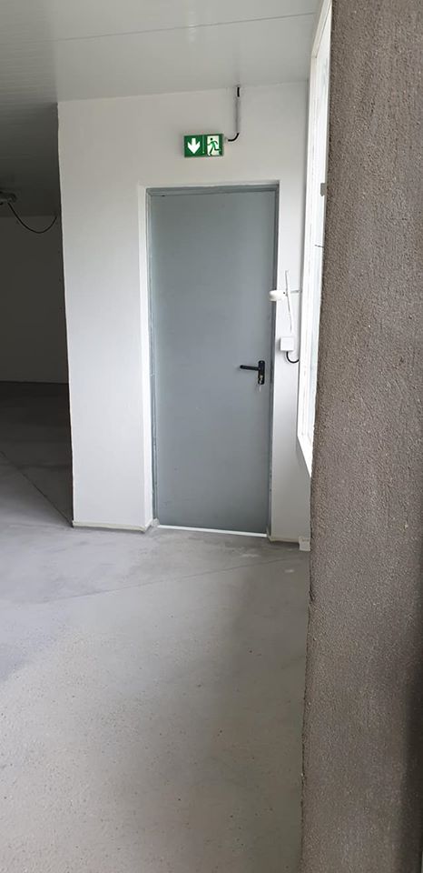 plafond en aluminium avec isolant polyuréthane,  chape ciment, porte aluminium (2)