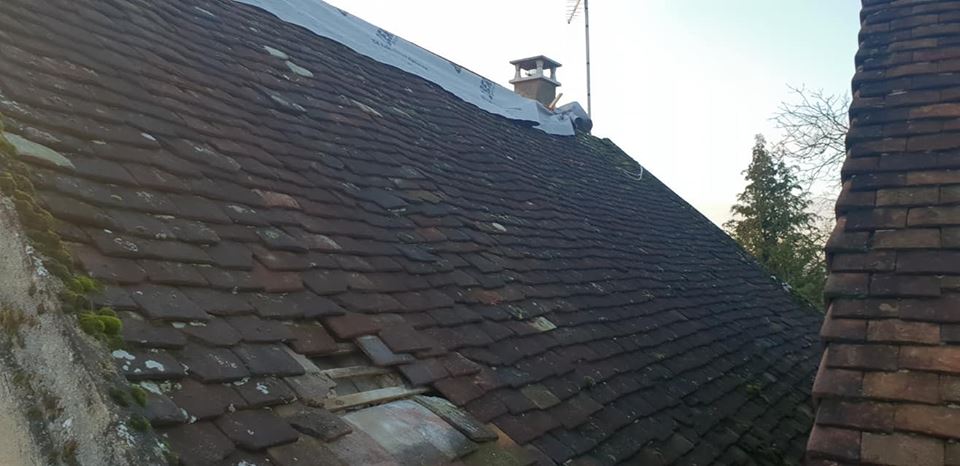 Remaniage complet de la toiture avec nouvelle cheminée, gouttière et cheneau zinc (14)