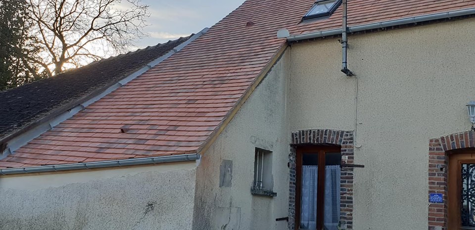 Remaniage complet de la toiture avec nouvelle cheminée, gouttière et cheneau zinc (17)