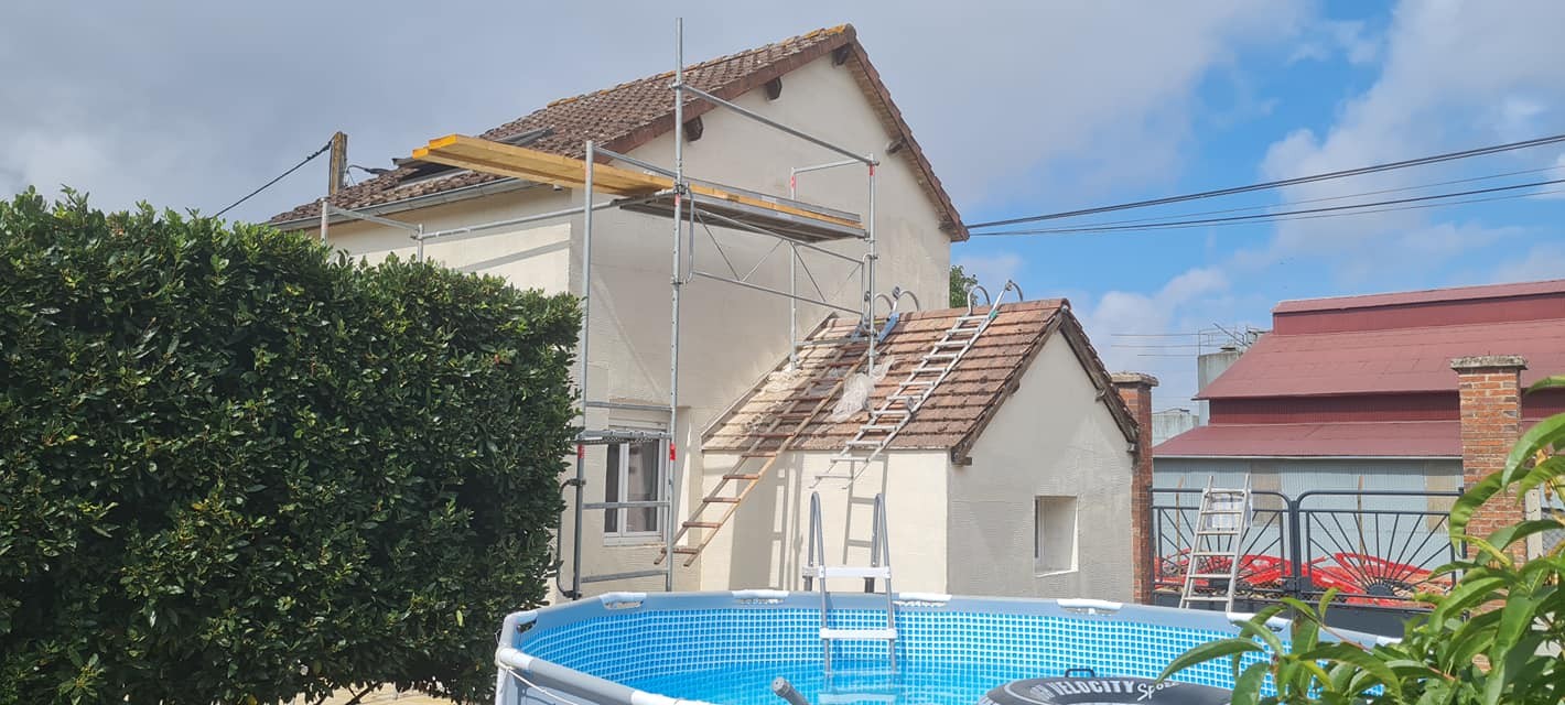 Solation par l exterieur de 140mm enduit weber therm 305 couleur 015 finition gratte et bandeaux talocher sur les fenetres 20 1