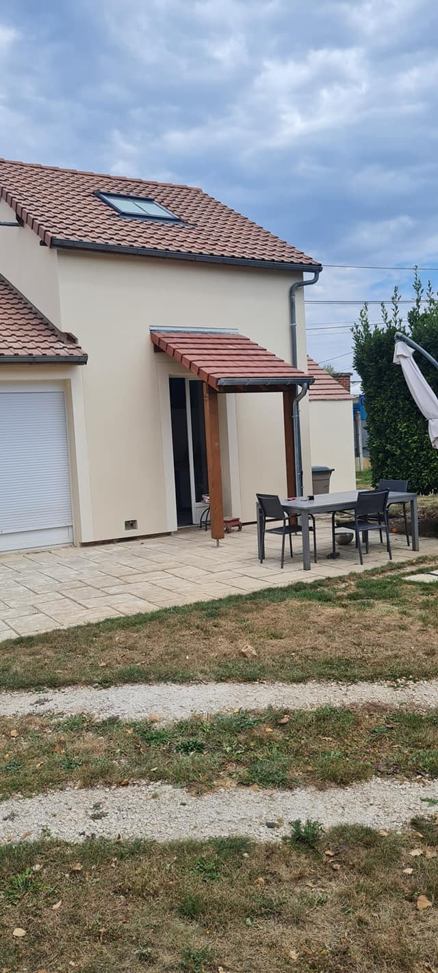 Solation par l exterieur de 140mm enduit weber therm 305 couleur 015 finition gratte et bandeaux talocher sur les fenetres 4 1